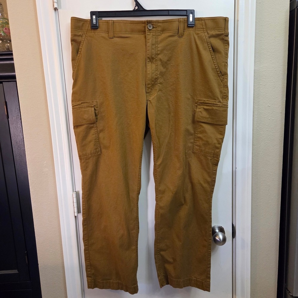 Roundtree & Yorke Mens Cargo Pants 42x30 Brown CoreComfort Waistband Stretch